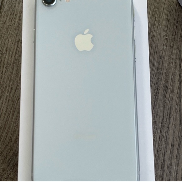 Apple iPhone SE 64GB Unlocked - White